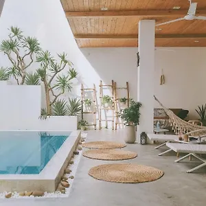  홈스테이 Lada's House